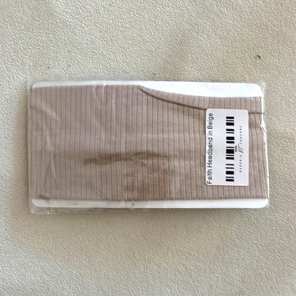 NWT Reverie Threads Faith Headband in Beige for Toddler - Picture 3 of 3